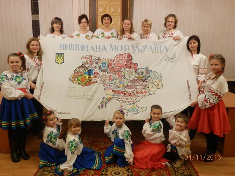 53_Колектив УДКСУ у м. Люботині Харківської області з дітками